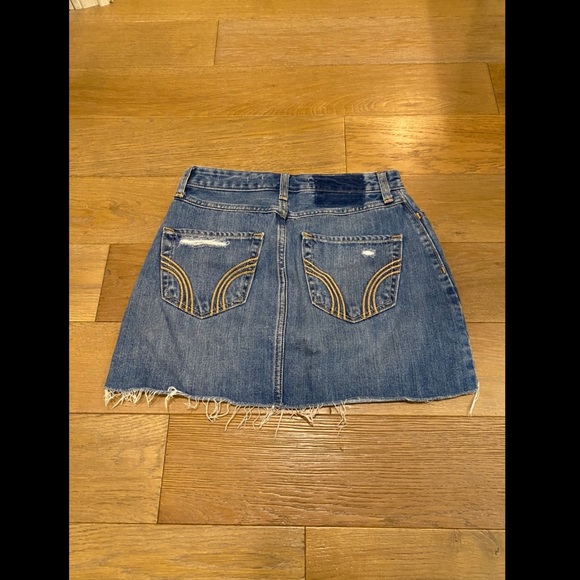 Hollister distressed jean skirt - Picture 3 of 4
